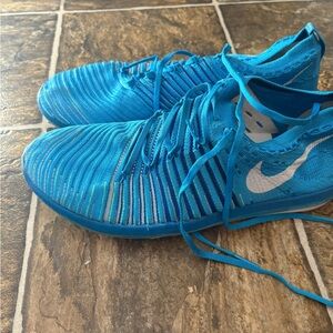 Nike Vibrant Blue‎ Knit Shoes